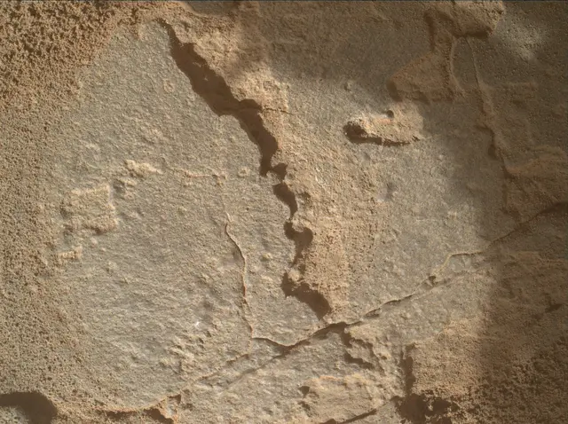 Sol 3908: Mars Hand Lens Imager (MAHLI)