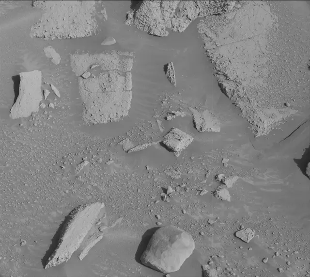 Sol 3909: Mast Camera (Mastcam)