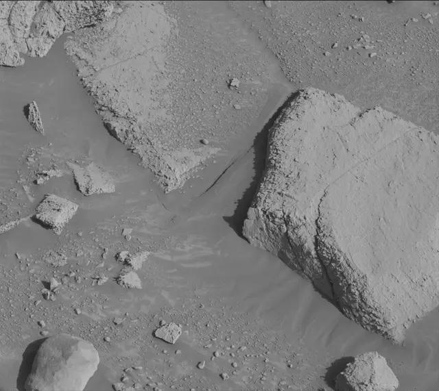 Sol 3909: Mast Camera (Mastcam)