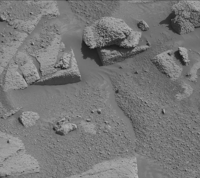 Sol 3909: Mast Camera (Mastcam)