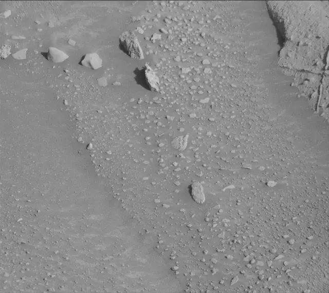 Sol 3909: Mast Camera (Mastcam)