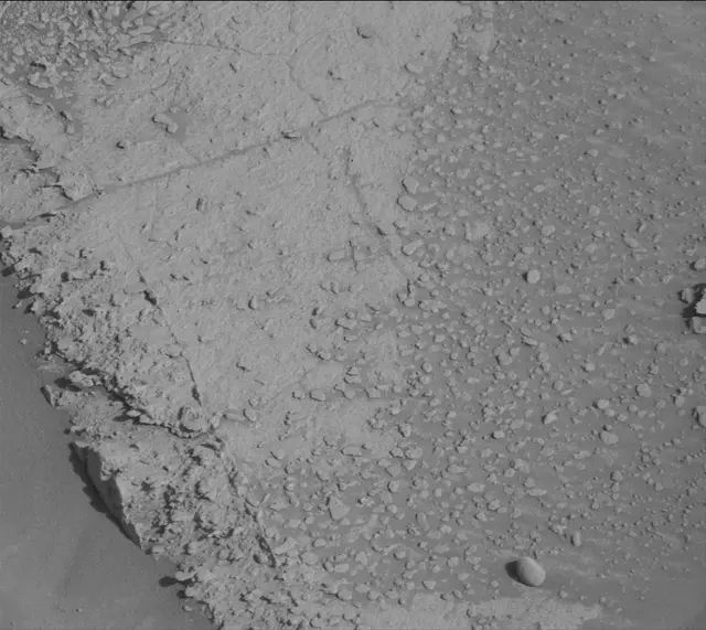 Sol 3909: Mast Camera (Mastcam)