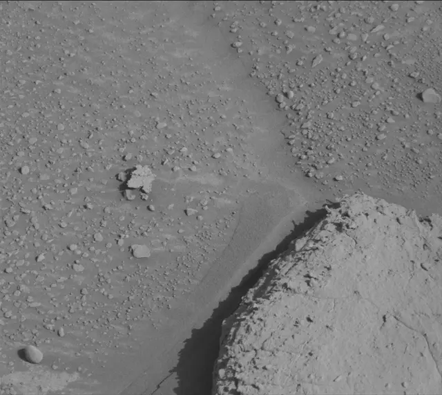 Sol 3909: Mast Camera (Mastcam)