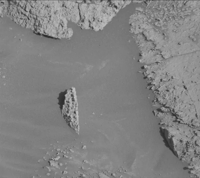 Sol 3909: Mast Camera (Mastcam)