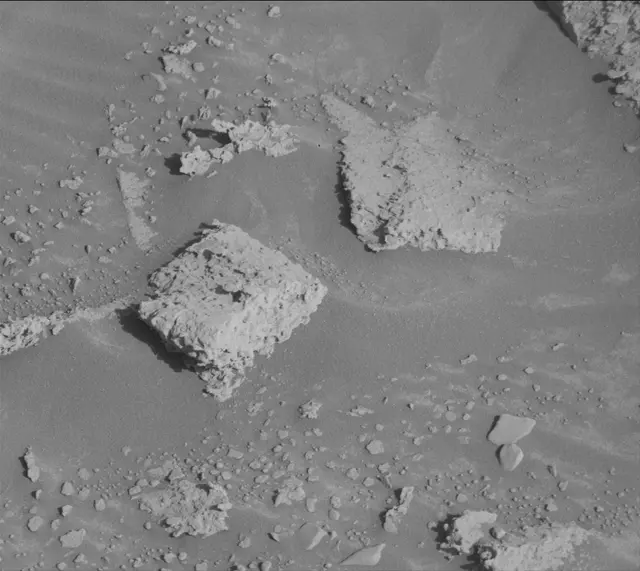 Sol 3909: Mast Camera (Mastcam)
