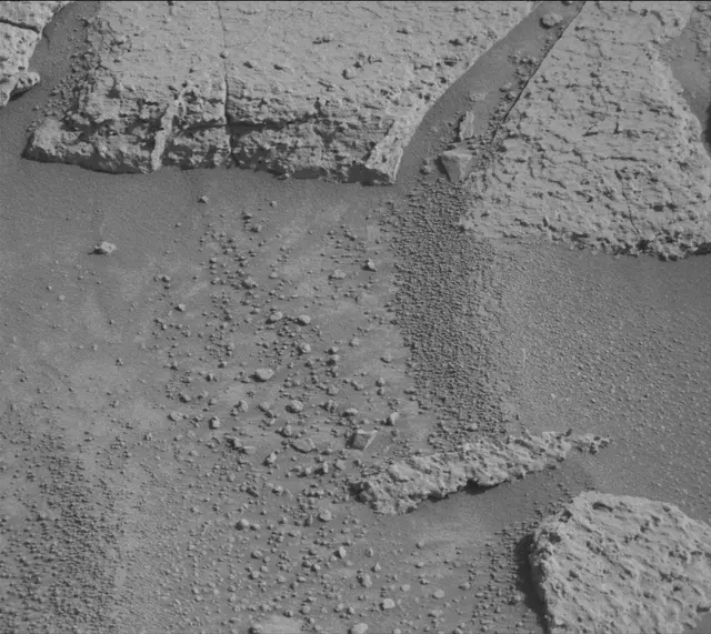 Sol 3909: Mast Camera (Mastcam)