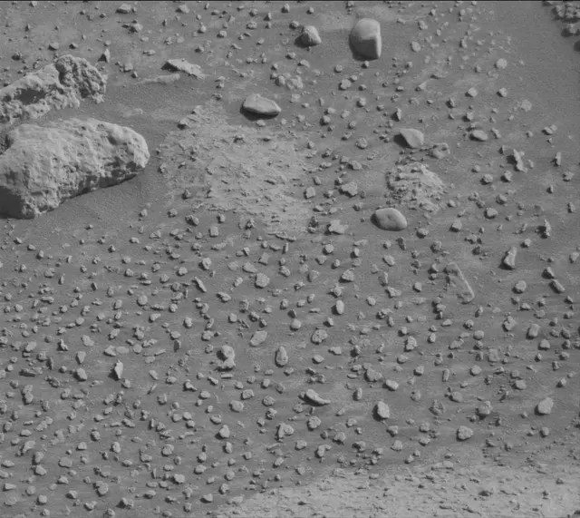 Sol 3909: Mast Camera (Mastcam)