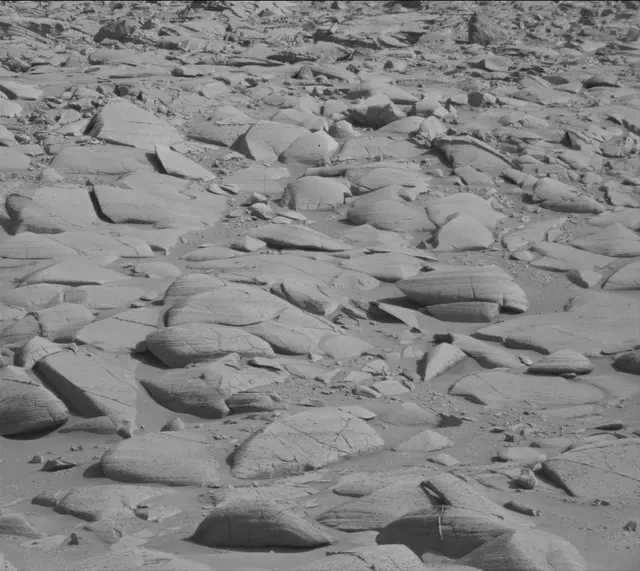 Sol 3909: Mast Camera (Mastcam)