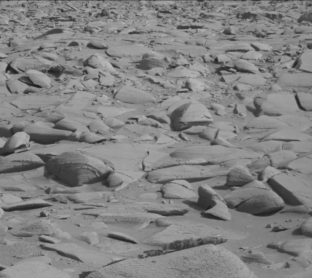 Sol 3909: Mast Camera (Mastcam)