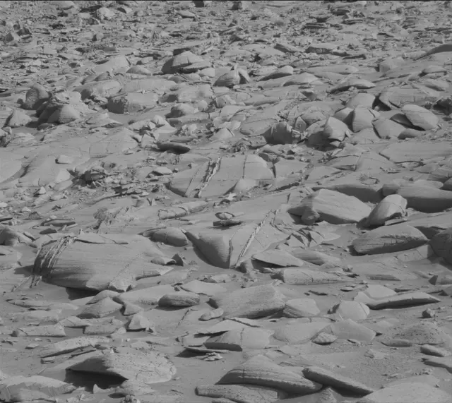 Sol 3909: Mast Camera (Mastcam)