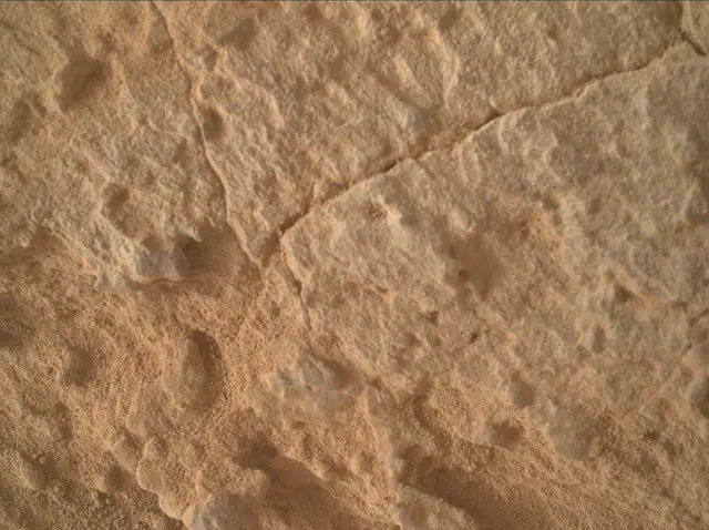 Sol 3909: Mars Hand Lens Imager (MAHLI)