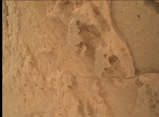 Sol 3909: Mars Hand Lens Imager (MAHLI)