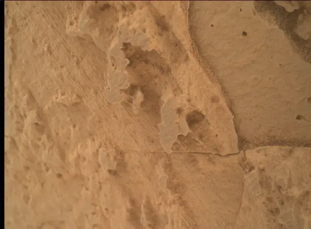 Sol 3909: Mars Hand Lens Imager (MAHLI)