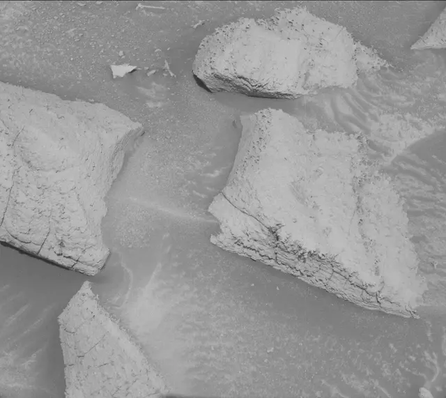 Sol 3910: Mast Camera (Mastcam)
