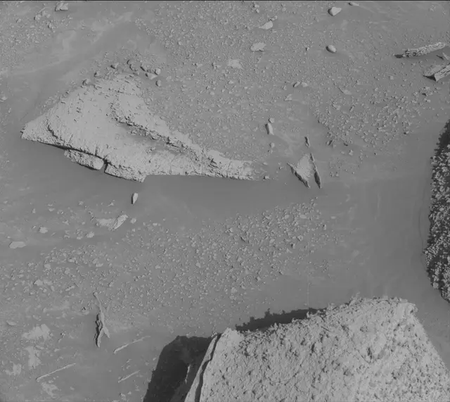 Sol 3910: Mast Camera (Mastcam)