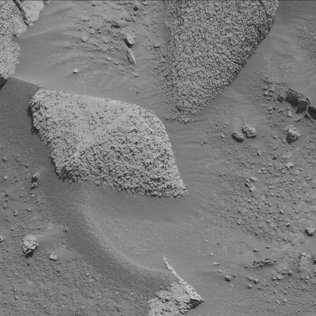 Sol 3910: Mast Camera (Mastcam)