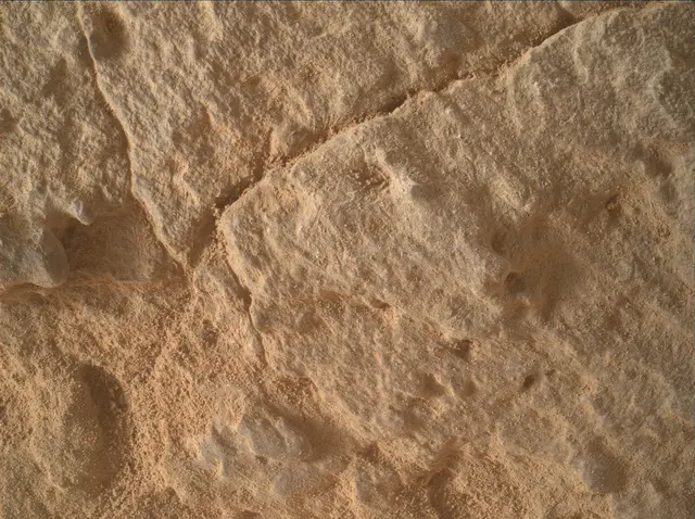 Sol 3910: Mars Hand Lens Imager (MAHLI)