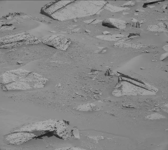 Sol 3912: Mast Camera (Mastcam)