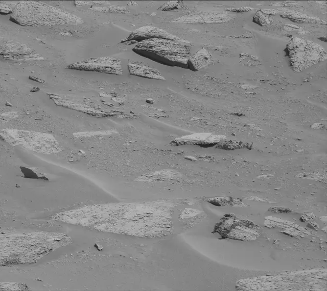 Sol 3912: Mast Camera (Mastcam)