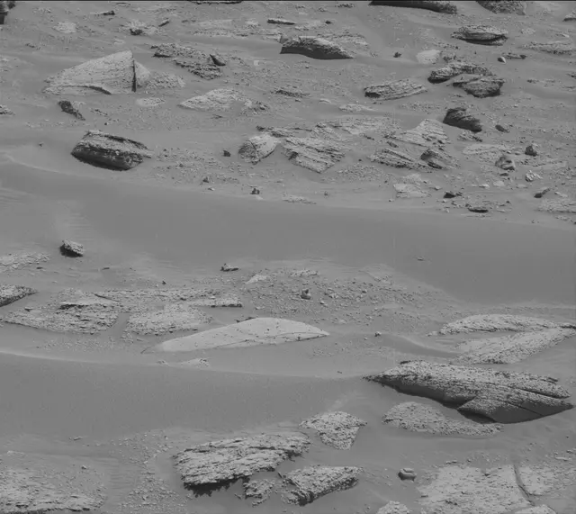 Sol 3912: Mast Camera (Mastcam)
