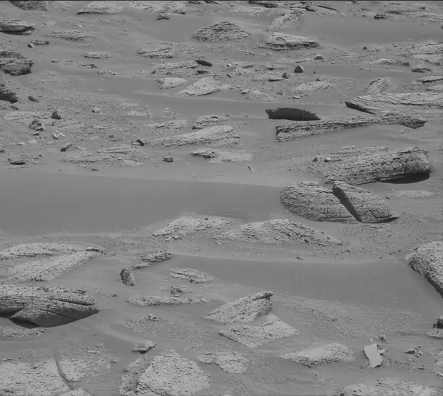 Sol 3912: Mast Camera (Mastcam)