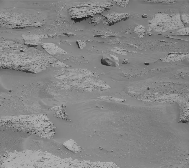 Sol 3912: Mast Camera (Mastcam)
