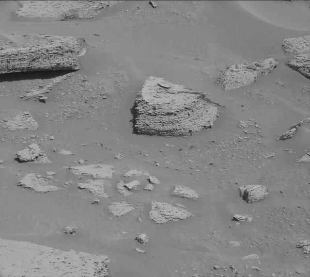 Sol 3912: Mast Camera (Mastcam)