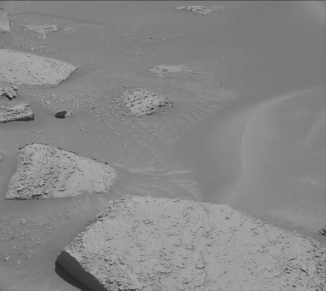Sol 3912: Mast Camera (Mastcam)