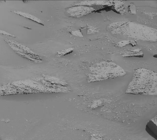 Sol 3912: Mast Camera (Mastcam)