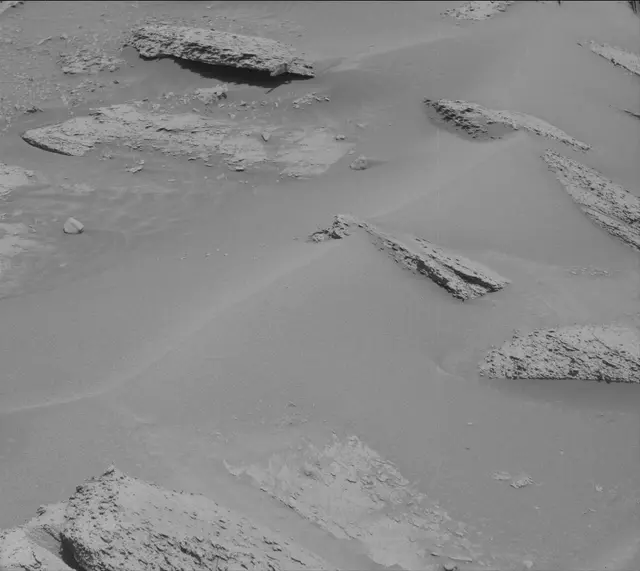 Sol 3912: Mast Camera (Mastcam)