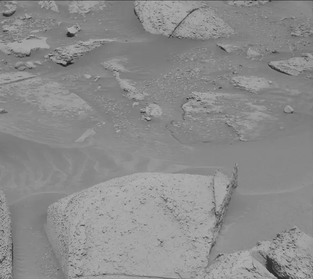 Sol 3912: Mast Camera (Mastcam)