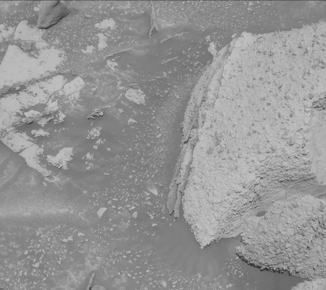 Sol 3912: Mast Camera (Mastcam)