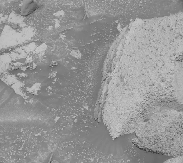 Sol 3912: Mast Camera (Mastcam)
