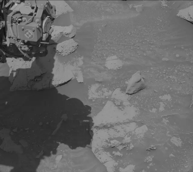 Sol 3912: Mast Camera (Mastcam)