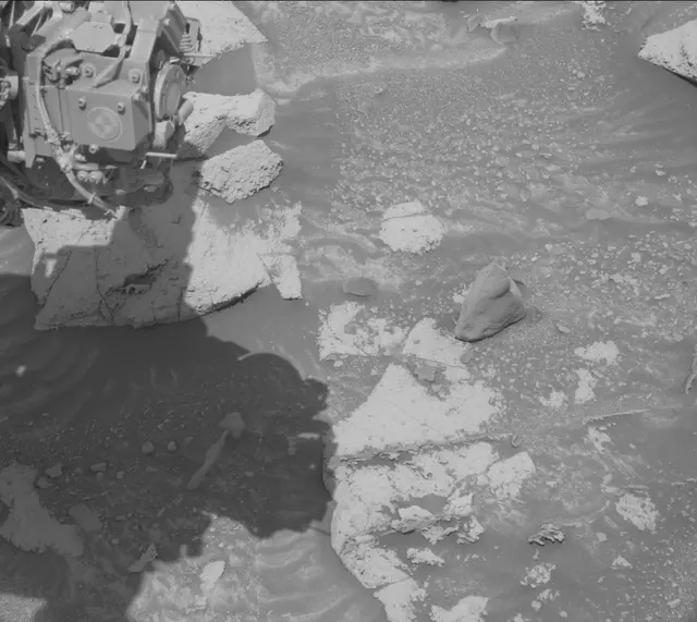 Sol 3912: Mast Camera (Mastcam)
