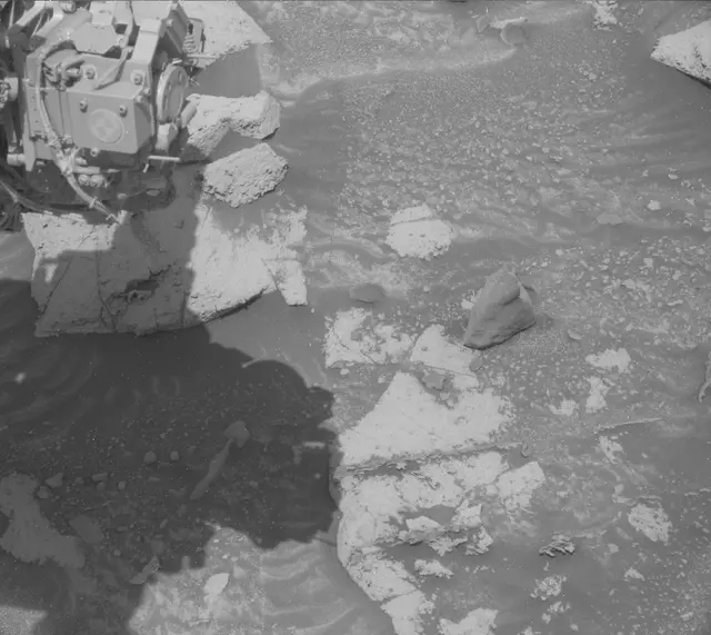 Sol 3912: Mast Camera (Mastcam)