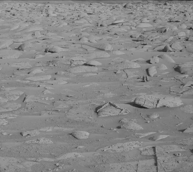 Sol 3912: Mast Camera (Mastcam)