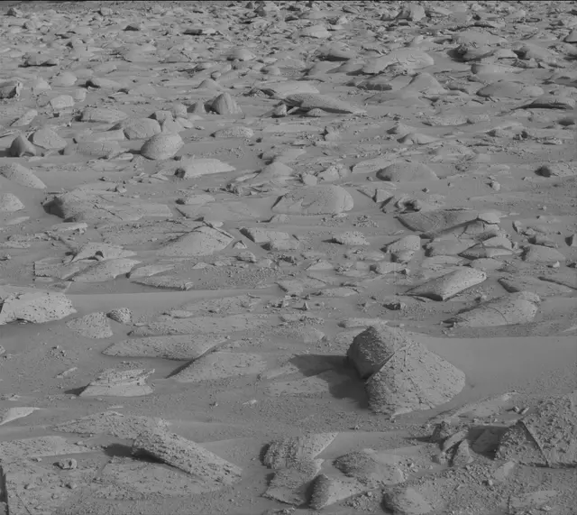 Sol 3912: Mast Camera (Mastcam)