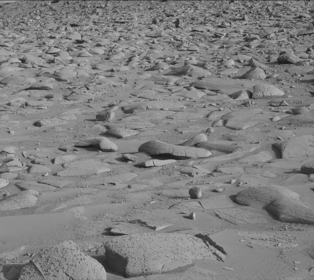 Sol 3912: Mast Camera (Mastcam)