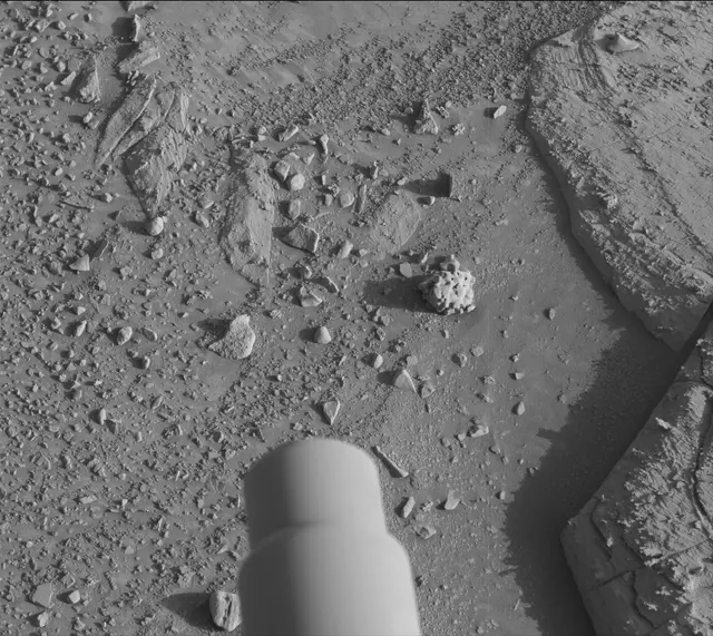 Sol 3912: Mast Camera (Mastcam)