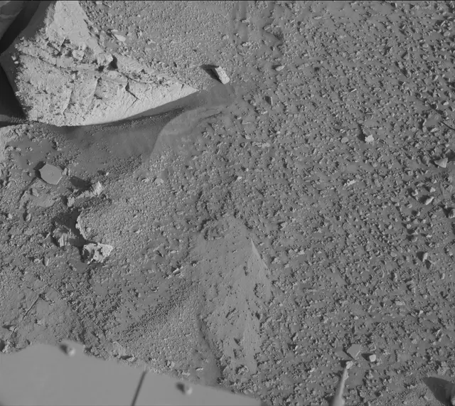 Sol 3912: Mast Camera (Mastcam)