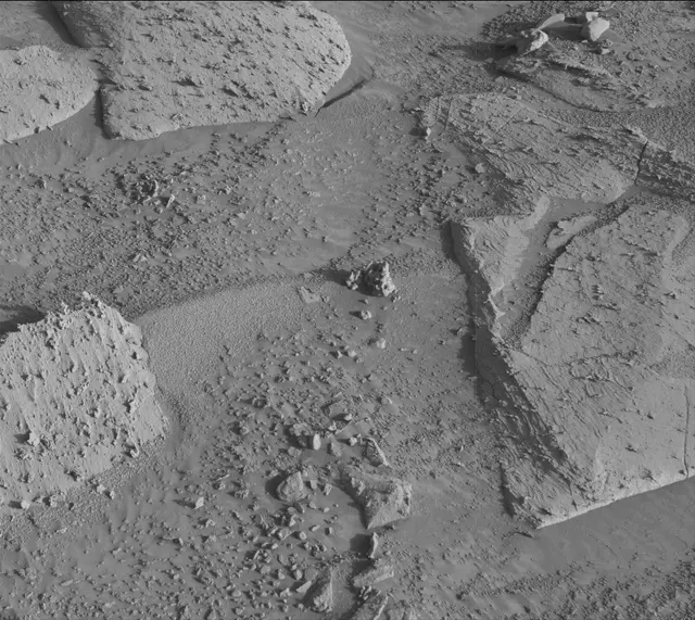 Sol 3912: Mast Camera (Mastcam)