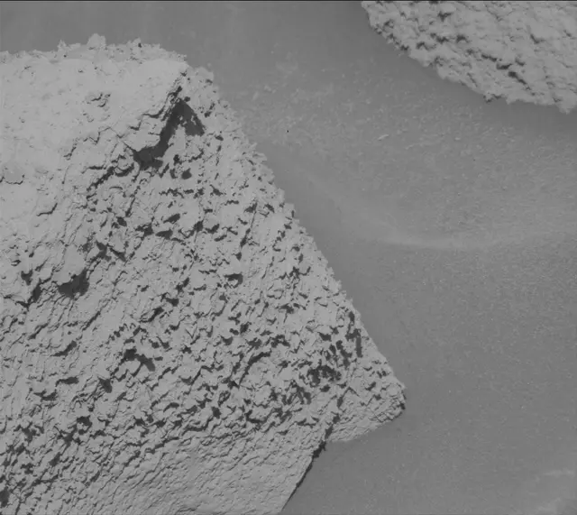 Sol 3912: Mast Camera (Mastcam)