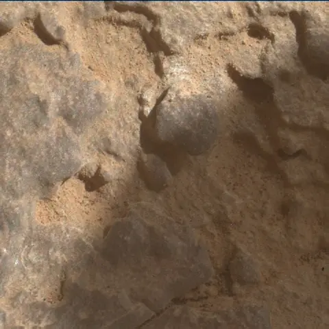 Sol 3912: Mars Hand Lens Imager (MAHLI)