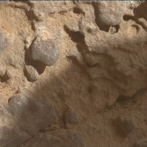 Sol 3912: Mars Hand Lens Imager (MAHLI)