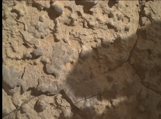 Sol 3912: Mars Hand Lens Imager (MAHLI)