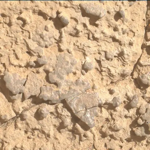 Sol 3912: Mars Hand Lens Imager (MAHLI)