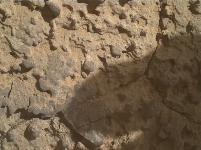 Sol 3912: Mars Hand Lens Imager (MAHLI)