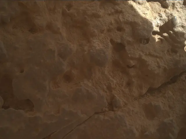 Sol 3912: Mars Hand Lens Imager (MAHLI)