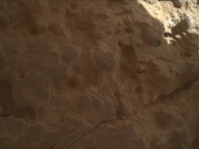Sol 3912: Mars Hand Lens Imager (MAHLI)